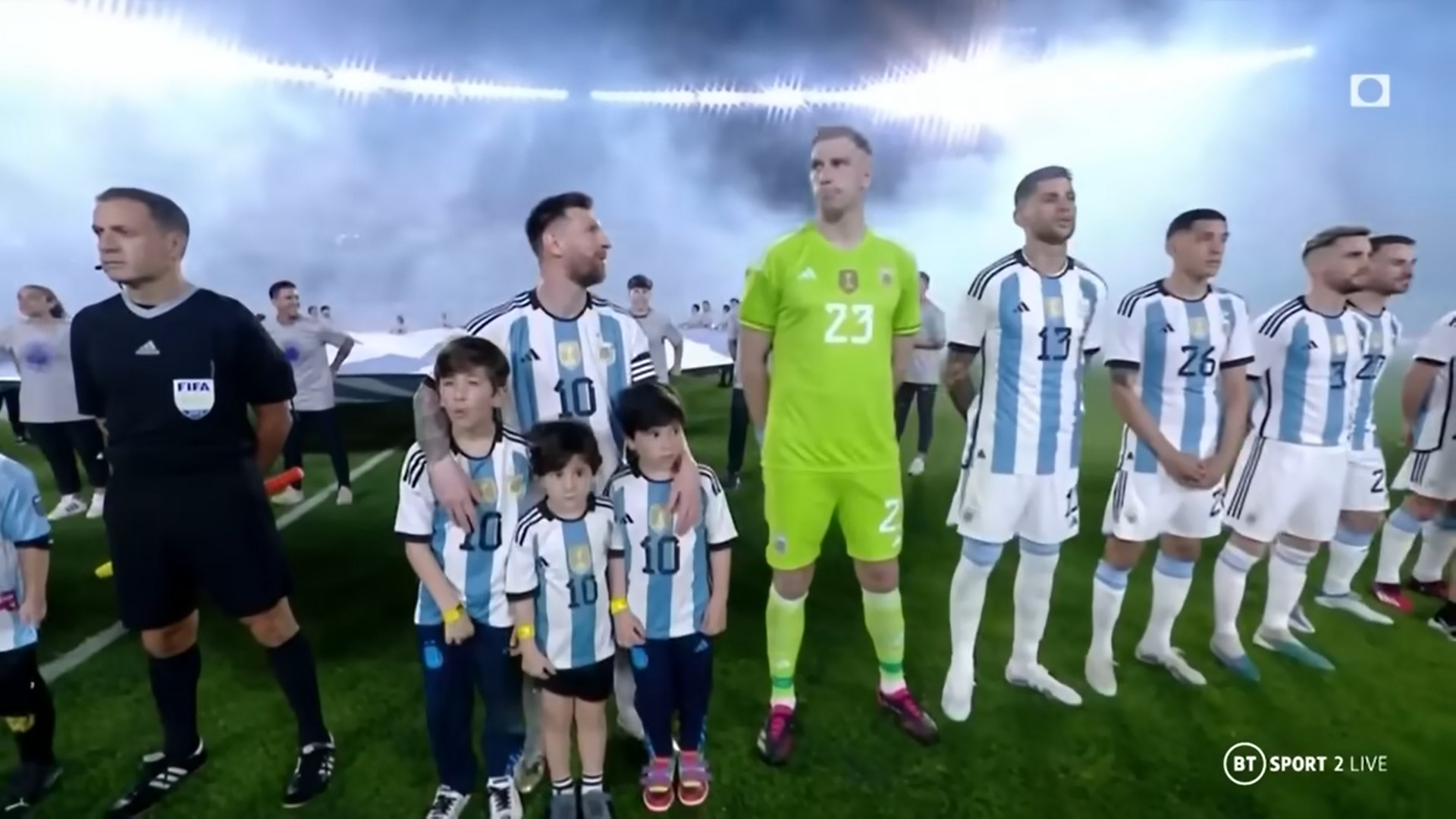 KAKAV SPEKTAKL Mesi plakao, pa dao gol koji je ispisao istoriju - FEŠTA (VIDEO)