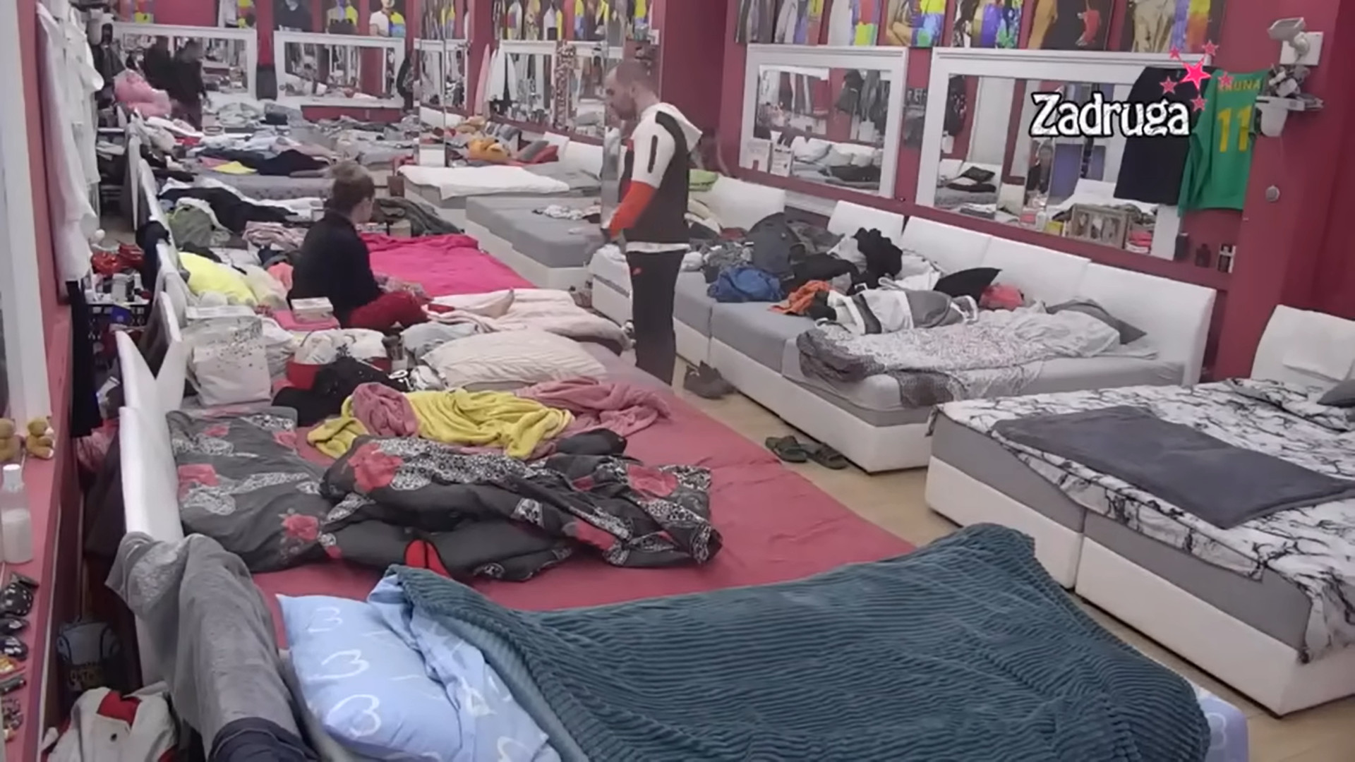 ORI SE SPAVAĆA SOBA! Zvezdan prišao Ani, ona ga OTERALA OD SEBE! (VIDEO)