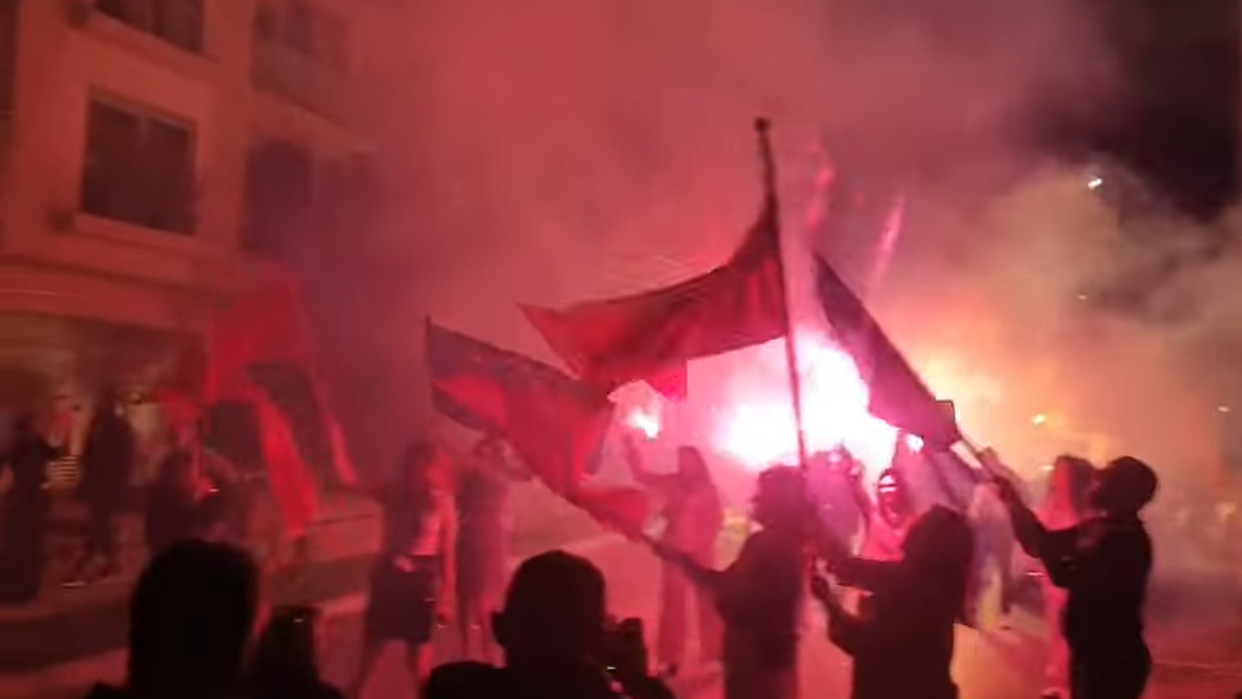 Slavlje na ulicama Podgorice: "Milo ode" (VIDEO)