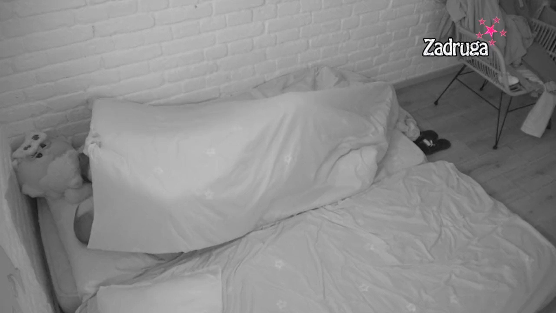 MAJA ZATRESLA ŠIMANOVCE! Zvekeće ona Zvezdana, Slavnić ne zna šta ga je snašlo! (VIDEO 18+)