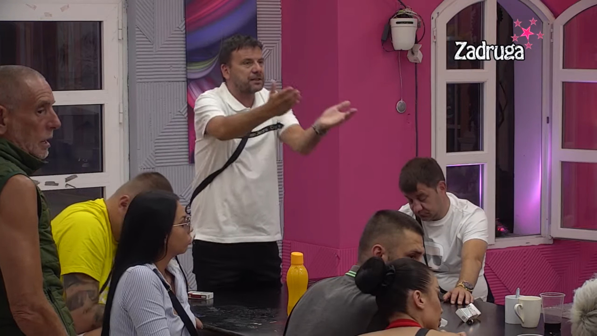 "STAVITE NAM REŠETKE, OPET ĆEMO PRIČATI" Zadrugari raskrinkali odnos Mikice i Milice, Bojanić im žestoko uzvratio!
