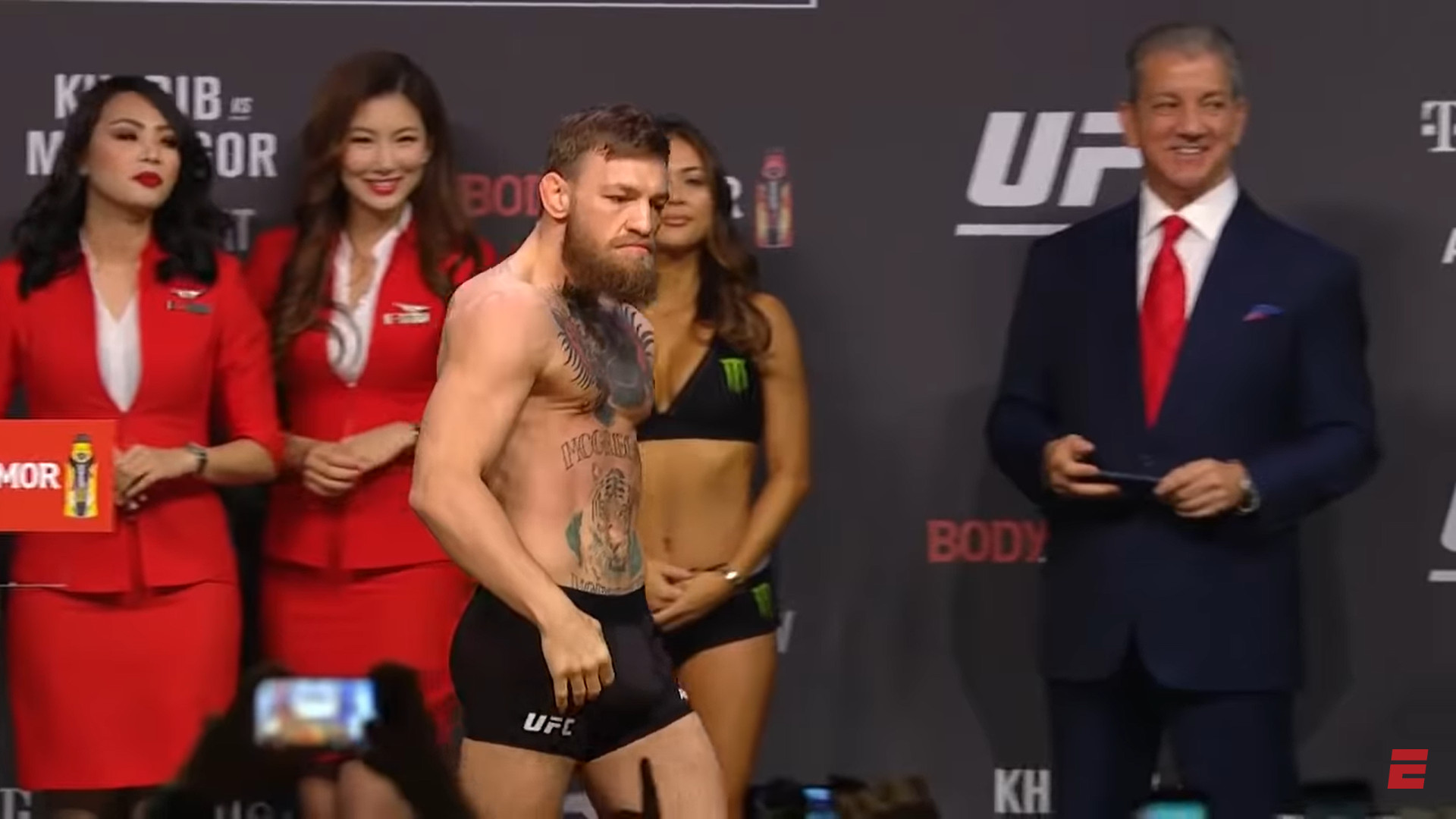 OGLASIO SE MMA BORAC POSLE SKANDALA Pojavio se snimak Mekgregora i devojke koja ga je optužila za silovanje
