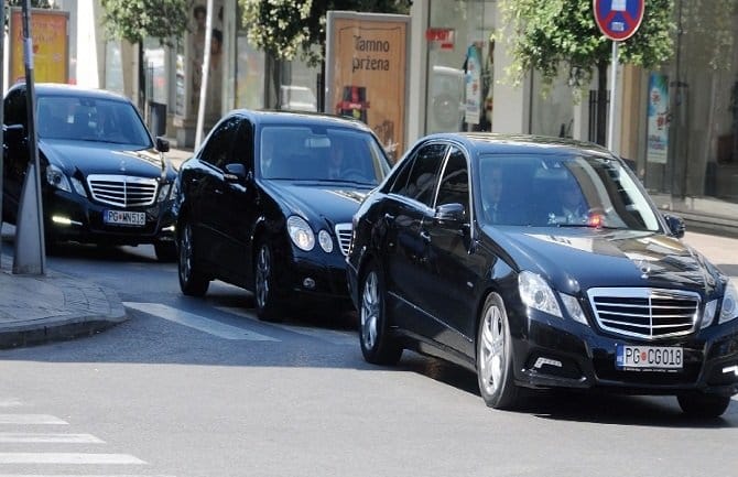 Nadležni utvrđuju zbog čega su Abazovićevom “mercedesu” tokom vožnje otkazale kočnice