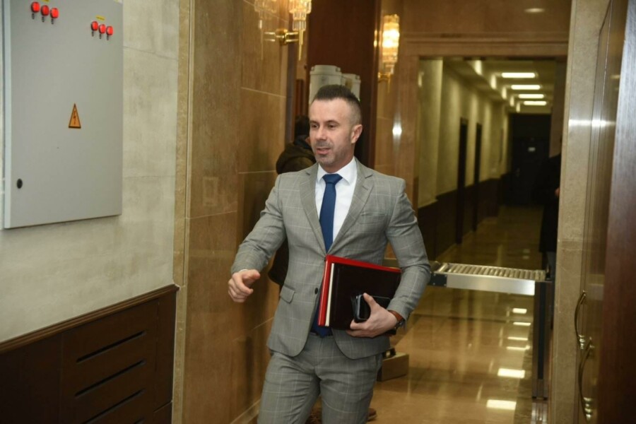 BOGDANOVIĆ Formirati parlamentarnu većinu za izvršnu vlast jer je nema
