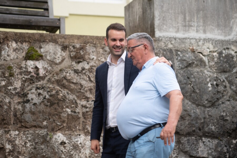 APETIT ZA FINANSIJSKU DESTRUKCIJU CRNE GORE