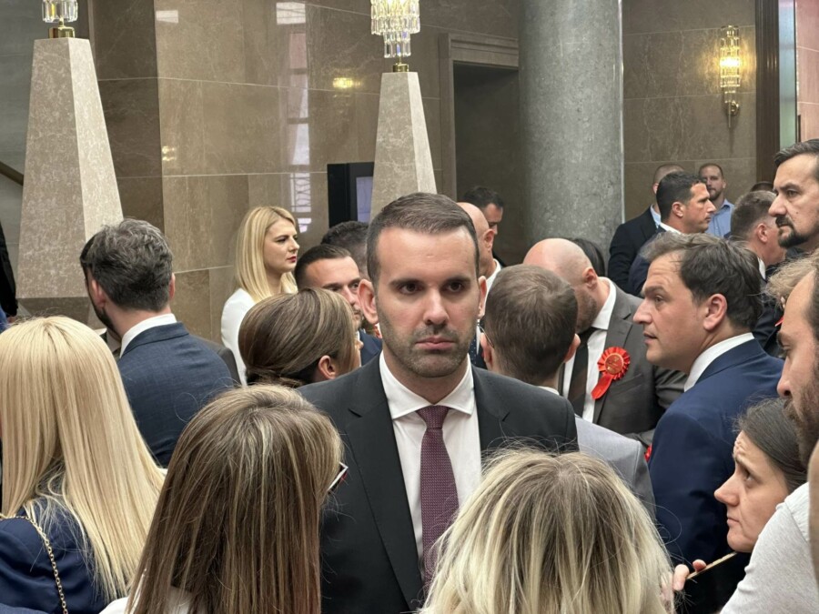 MUKE MILOJKOVE Spajić uslovljen od dvije poslanice a upozoren od drugih funkcionera