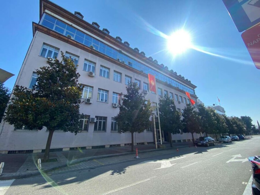 DA LI SU NESTALI PREDMETI Obijen depo Višeg suda