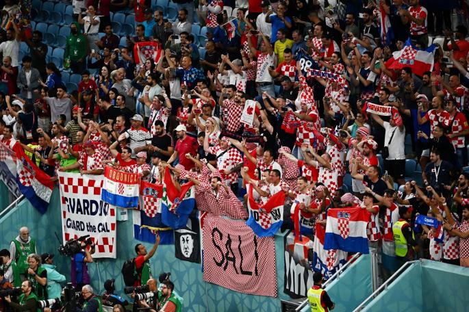 Uhapšena trojica Hrvata zbog mahanja ustaškom zastavom
