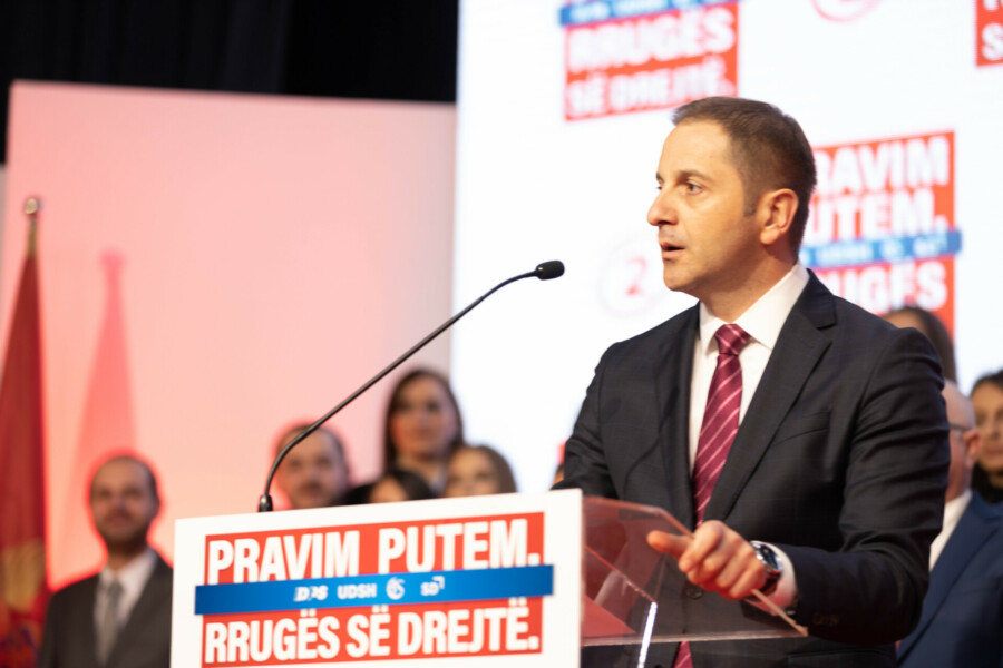 Šehoviću i sastanci studenata iz CG u Beogradu kvare ambijent za Popis