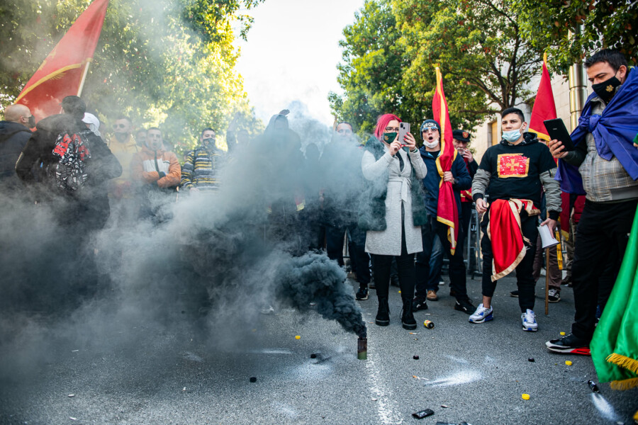 Protest dijelova opozicije i nevladinog sektora ispred Skupštine