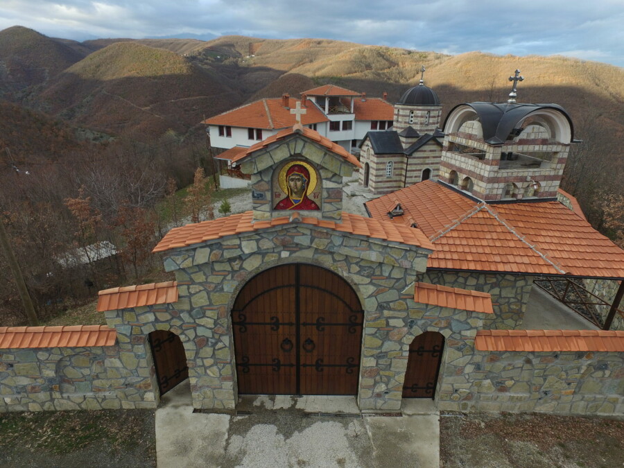 TEROR TERORISTA Iguman Fotije deportovan sa Kosova i Metohije