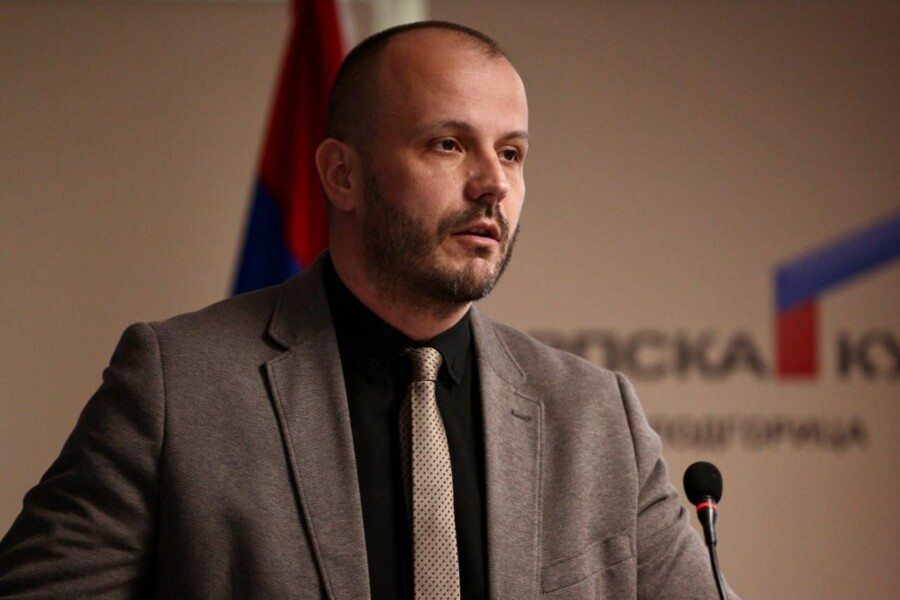 SPAJIĆ JE SA KRIVOKAPIĆEM ODLOŽIO POTPISIVANJE TEMELJNOG KAO ŠTO POPIS ODLAŽE