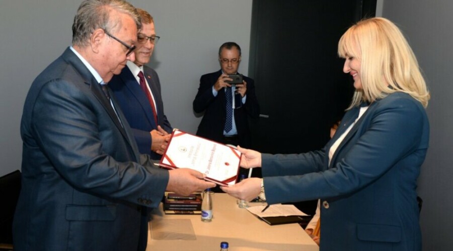 Predsjednici Skupštine Glavnog grada dodijeljena medalja sa plaketom „Mihaj Eminesku”