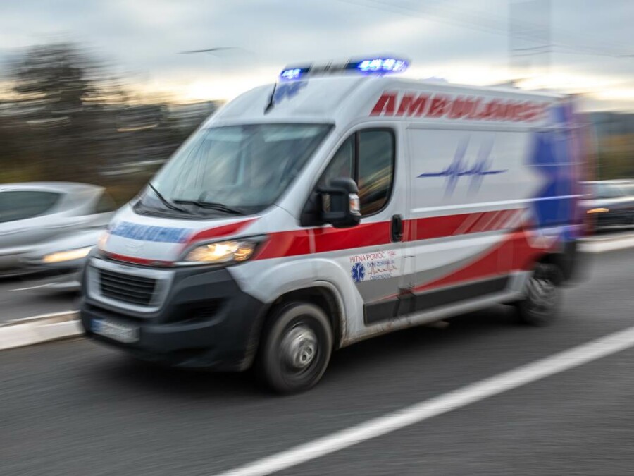 TRANSPORTOVAN U KCCG Maloljetnik iz Bijelog Polja uboden nožem