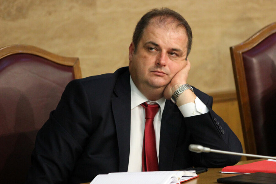 NIMANBEGU Neko van Crne Gore umiješao prste u proces formiranja ove Vlade