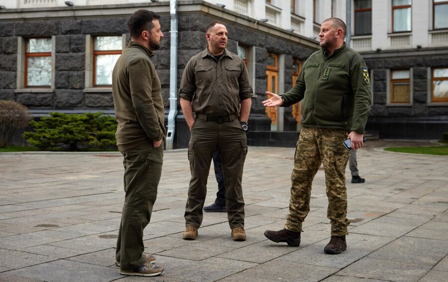 Zapad namjerava da Zelenskog zamijeni Zalužnim