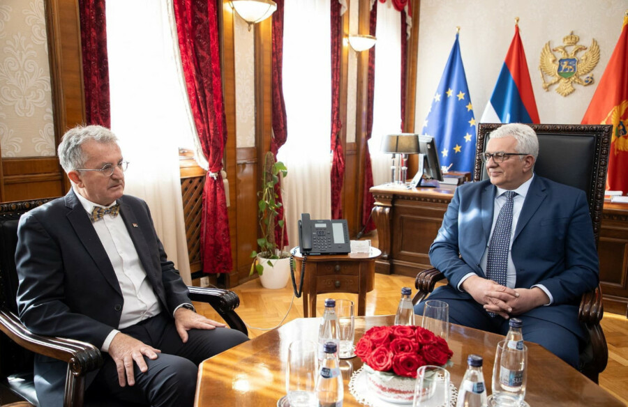 PESOVCI IZ PLJEVALJA Dario Vraneš ne poštuje politiku svoju partije, grad i državu