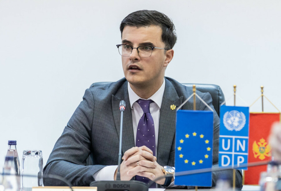 STRADAO I AMERIČKI JURIŠNI DRON Huti projektilom pogodili britanski brod