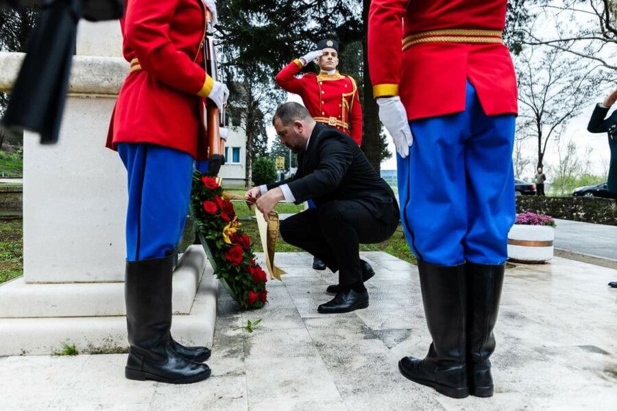 KRAPOVIĆ Odbili smo da dozvolimo da mrzimo NATO i odabrali članstvo u paktu