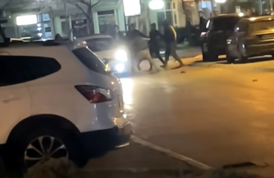 Varvari dobili batine od Delija, pa posle napali policiju