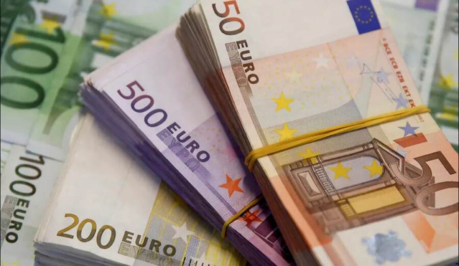 Ovo je lista 10 najvećih bruto mjesečnih zarada u Crnoj Gori