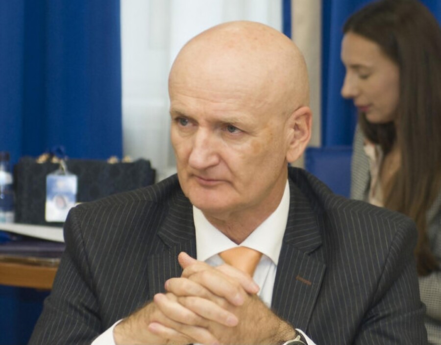 DRECUN Jakov Milatović loša kopija Mila Đukanovića, sa četiri padeža