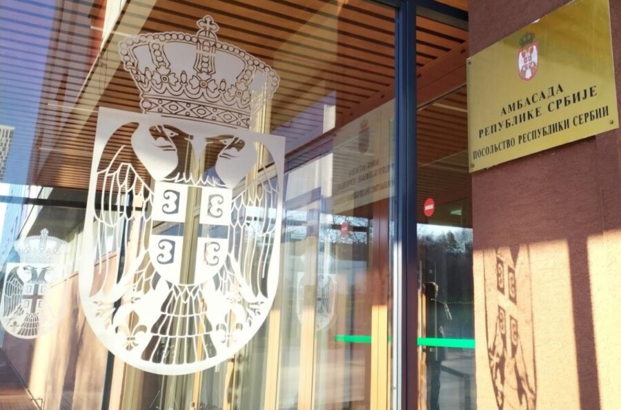 Ambasada Srbije u Moskvi uvela dežurstva