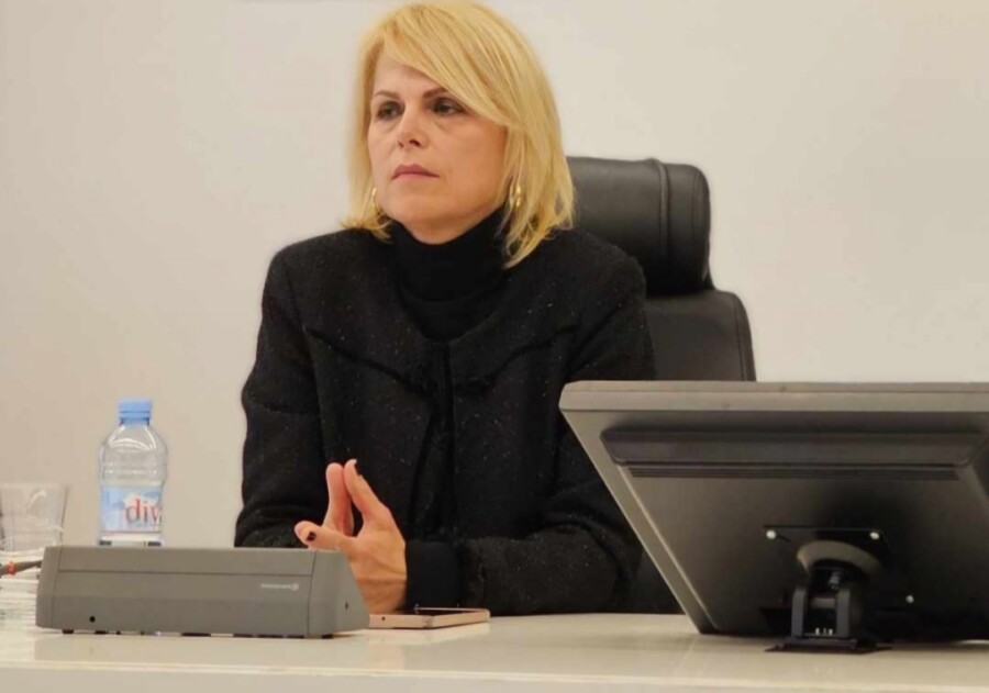 DOKIĆ Isplaćene zarade opštinskim službenicima  i zaposlenim u preduzećima u Budvi