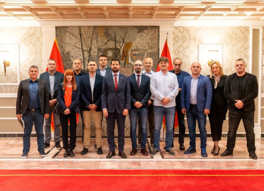 MILATOVIĆ I UREDNICI Povećanje plata u medijima prioritet svih prioriteta