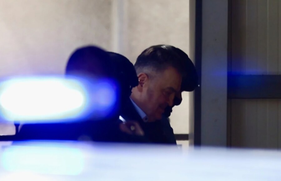 Duško Knežević sa pancirom na sebi sproveden u Viši sud