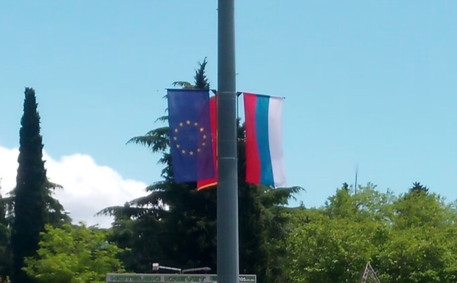 SRBIJA I RUSIJA SE VOLE Prozapadne tendencije omekšale u Crnoj Gori
