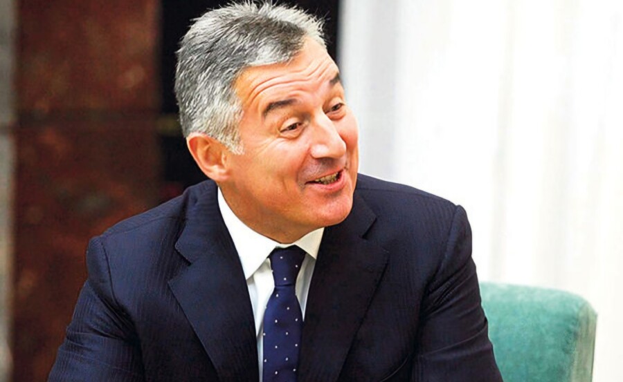 Iza portala "Udar" stojao je tadašnji predsjednik države Milo Đukanović