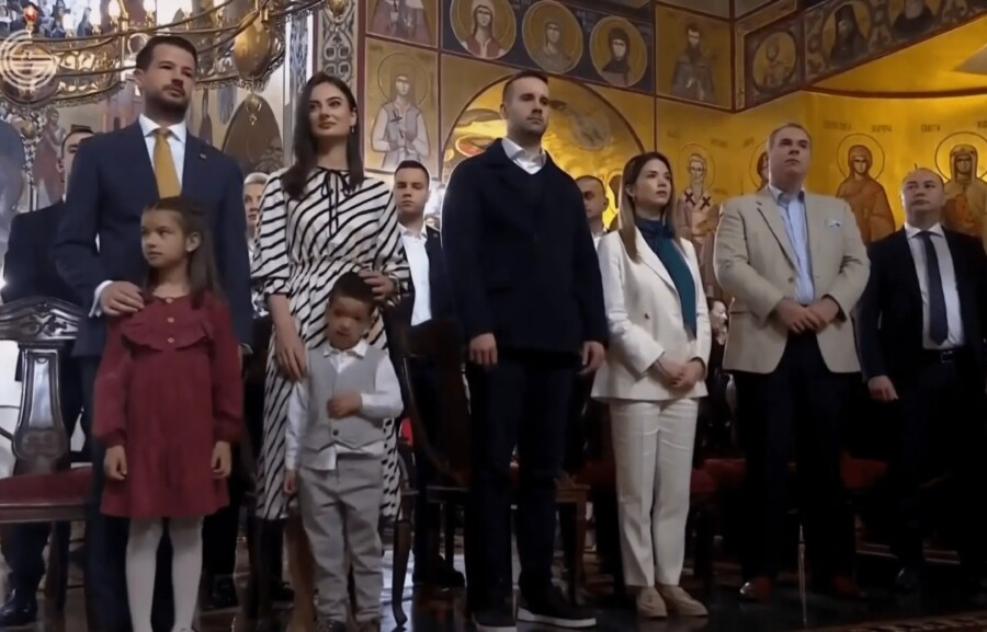 POSLE DUŽE VREMENA Milatović i Spajić zajedno u podgoričkom hramu, Liturgiji prisustvovao i ruski ambasador