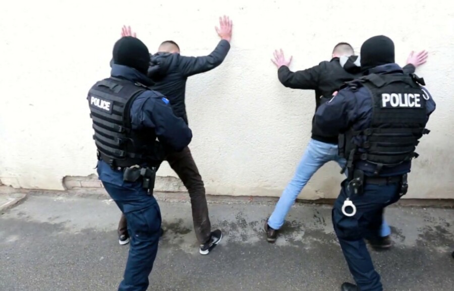 TEROR I HOROR U REŽIJI KURTIJA Uhapšena dva maloljetnika u Leposaviću zbog pjesme
