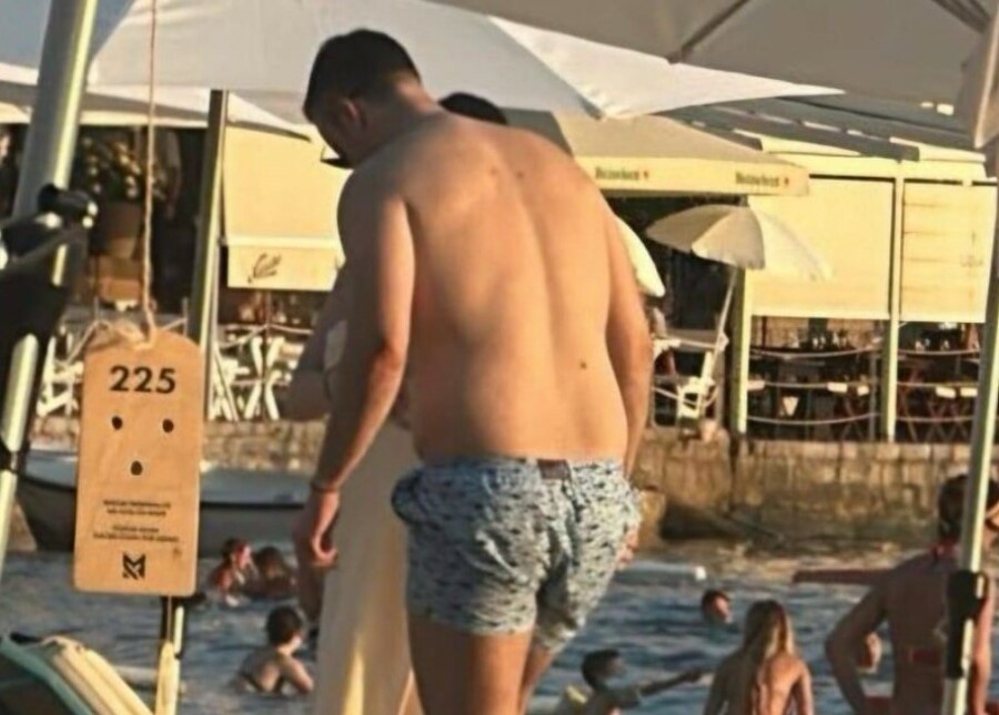 U BRISELU NIJE PRIMIJEĆEN Milojko se danas brčkao i školjke skupljao u Pržnu