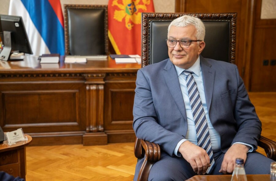 MANDIĆ NAJAVLJUJE Nastavak Svesrpskog sabora mogao da bude na Petrovdan u Crnoj Gori