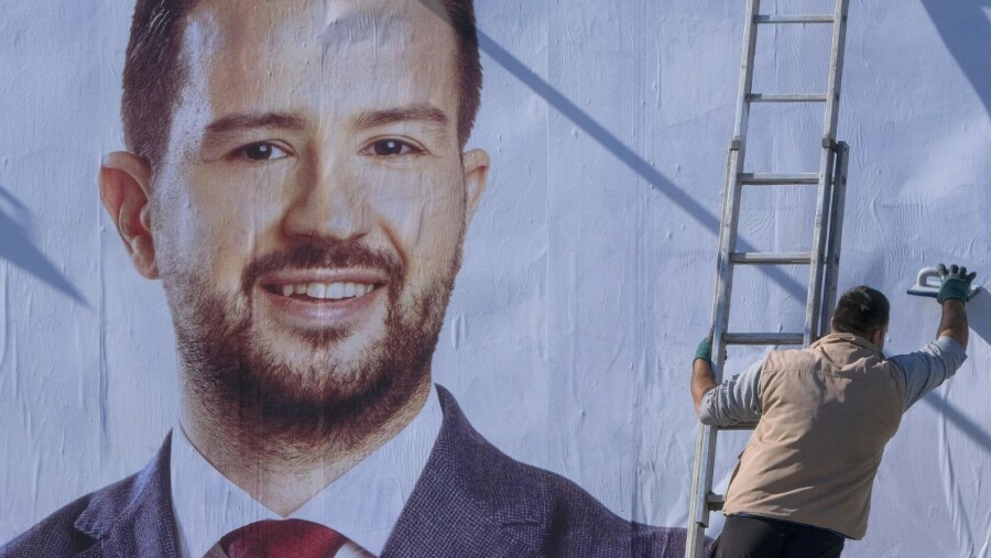 Milatović sa funkcije predsjednika države obmanjuje javnost preko društvenih mreža