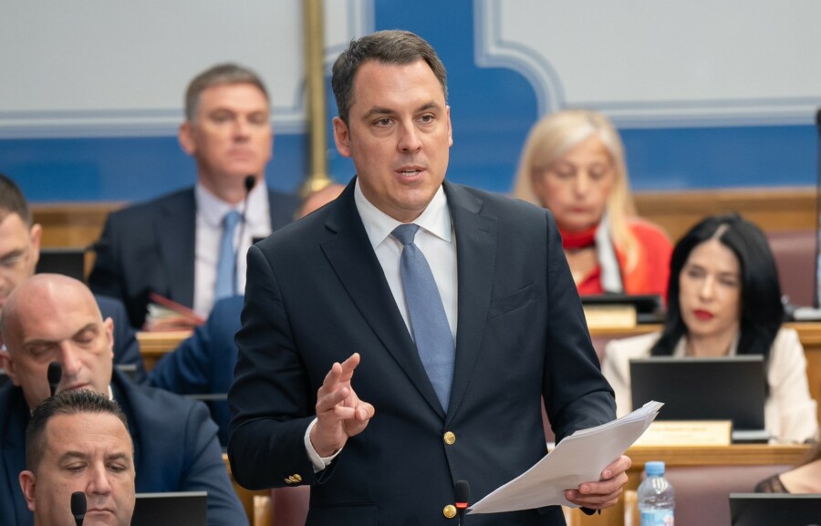 VUKOVIĆ USTRAVLJEN Najozbiljnije shvatiti prijetnje po život Mila Đukanovića