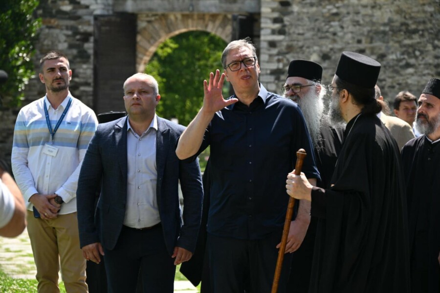 VUČIĆ PRED CARSKOM LAVROM Srbija nikome na svijetu neće dozvoliti da ugrozi njenu slobodu