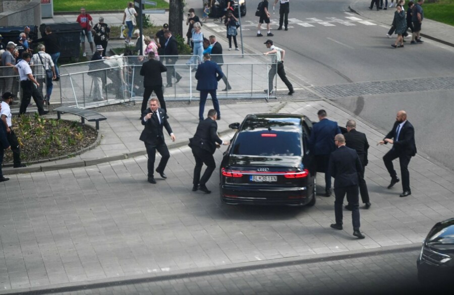 Pokušaj atentata na Roberta Fica prekvalifikovan u teroristički napad
