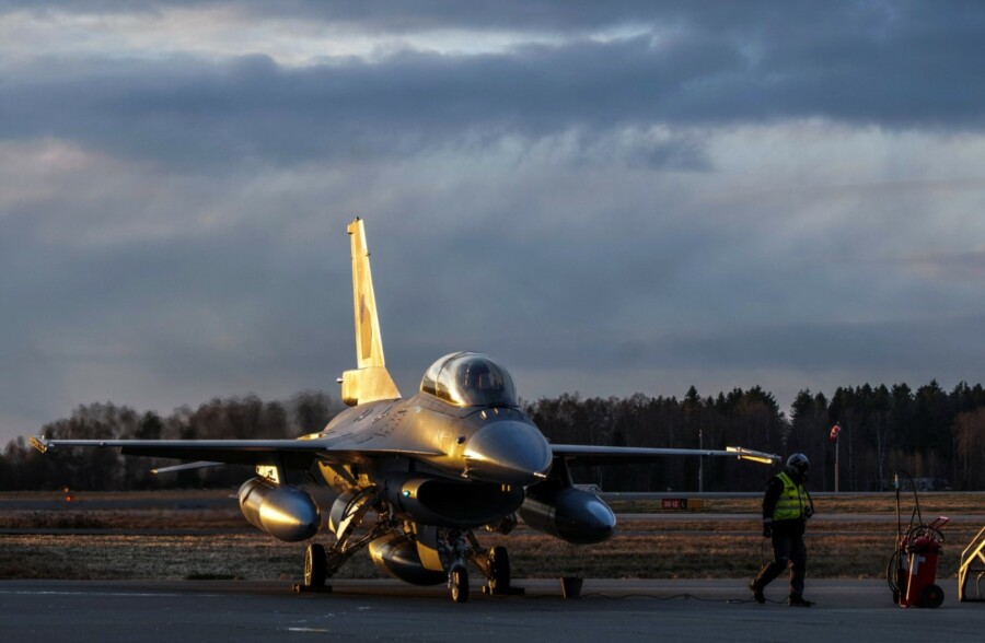 BLINKEN U toku je transfer borbenih aviona "F-16" u Ukrajinu