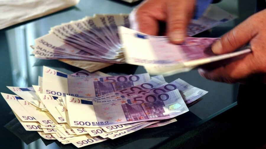 Pogledajte zarade direktora javnih preduzeća u Crnoj Gori