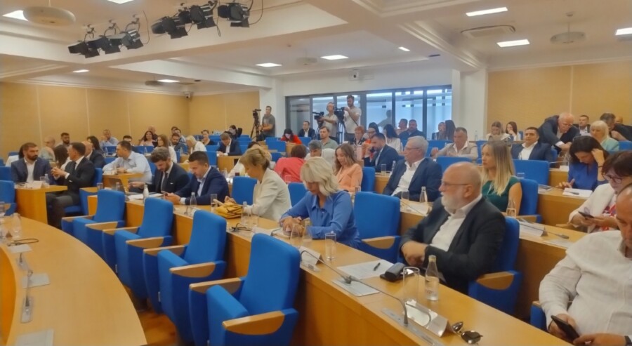 IDE SE NA IZBORE Skraćen mandat Skupštini Glavnog grada