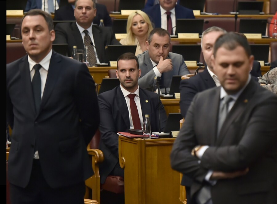 PREMIJER POSLANIKU DPS-A O predlozima za razrješenje Mandića i Bečića nisam ni razmišljao