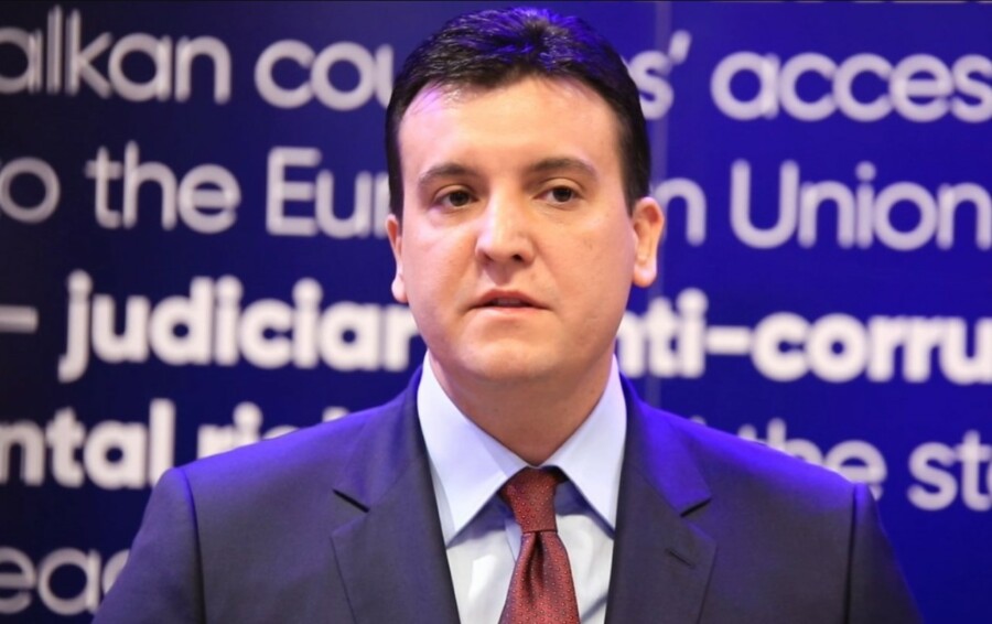 TOTALNI OBRAČUN JE KRENUO Milović udario na šefa u izvršnoj vlasti i nazvao ga prevarantom