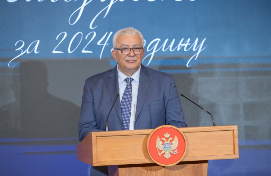 MANDIĆ Ukoliko srpski jezik na popisu bude većinski, konstatovaćemo tu realnost i u Ustavu