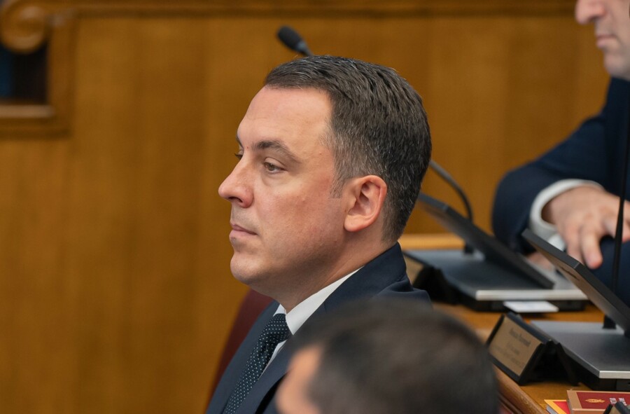 OFIRAO GA DAJKO Ivan Vuković sa dvije nevjeste u Čikagu spiskao 15 hiljada narodnih evra