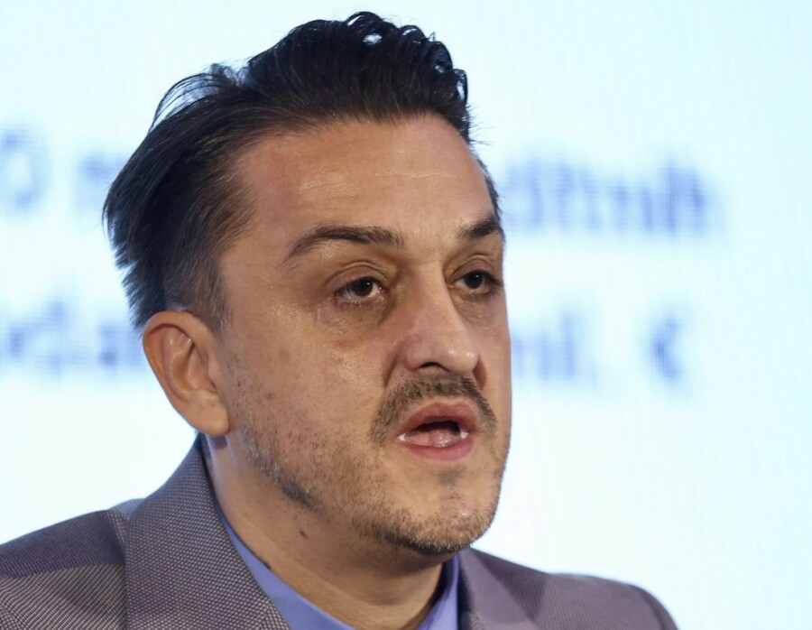 MILOJKOV FINANSIJSKI MINISTAR Zaposleni neće sami uplaćivati doprinose za Fond PIO