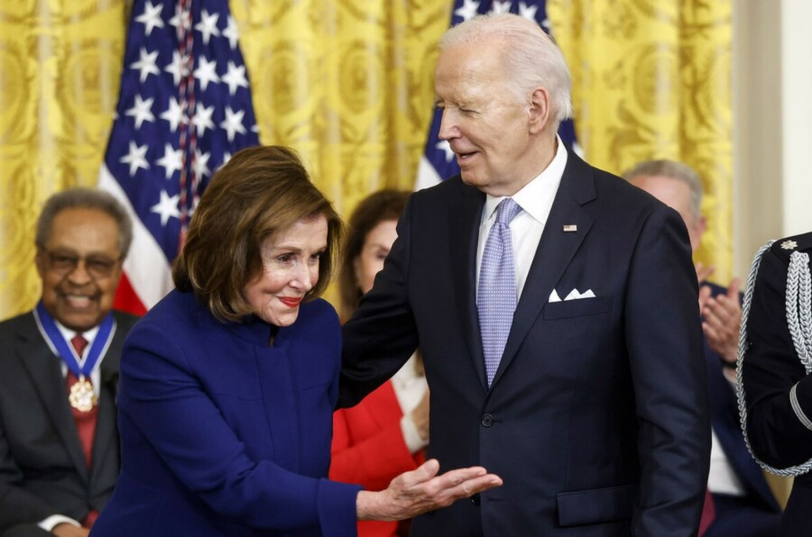 Pelosi saopštila Bajdenu da ne može da pobijedi Trampa