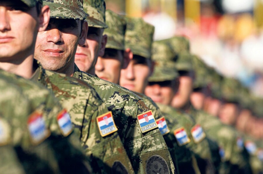 REGRUTE ĆE OBUČAVATI U SRPSKOJ KRAJINI Hrvatska uvodi služenje vojnog roka